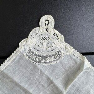Vintage 40s Linen Handkerchief Brussels Souvenir, Souvenir de Bruxelles, 8" x 8"